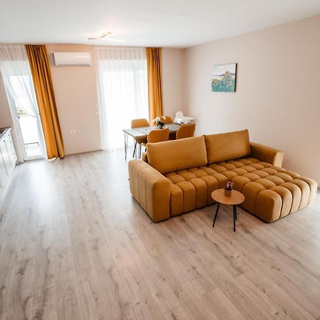 Sunrise View Apartment Орадя Екстер'єр фото