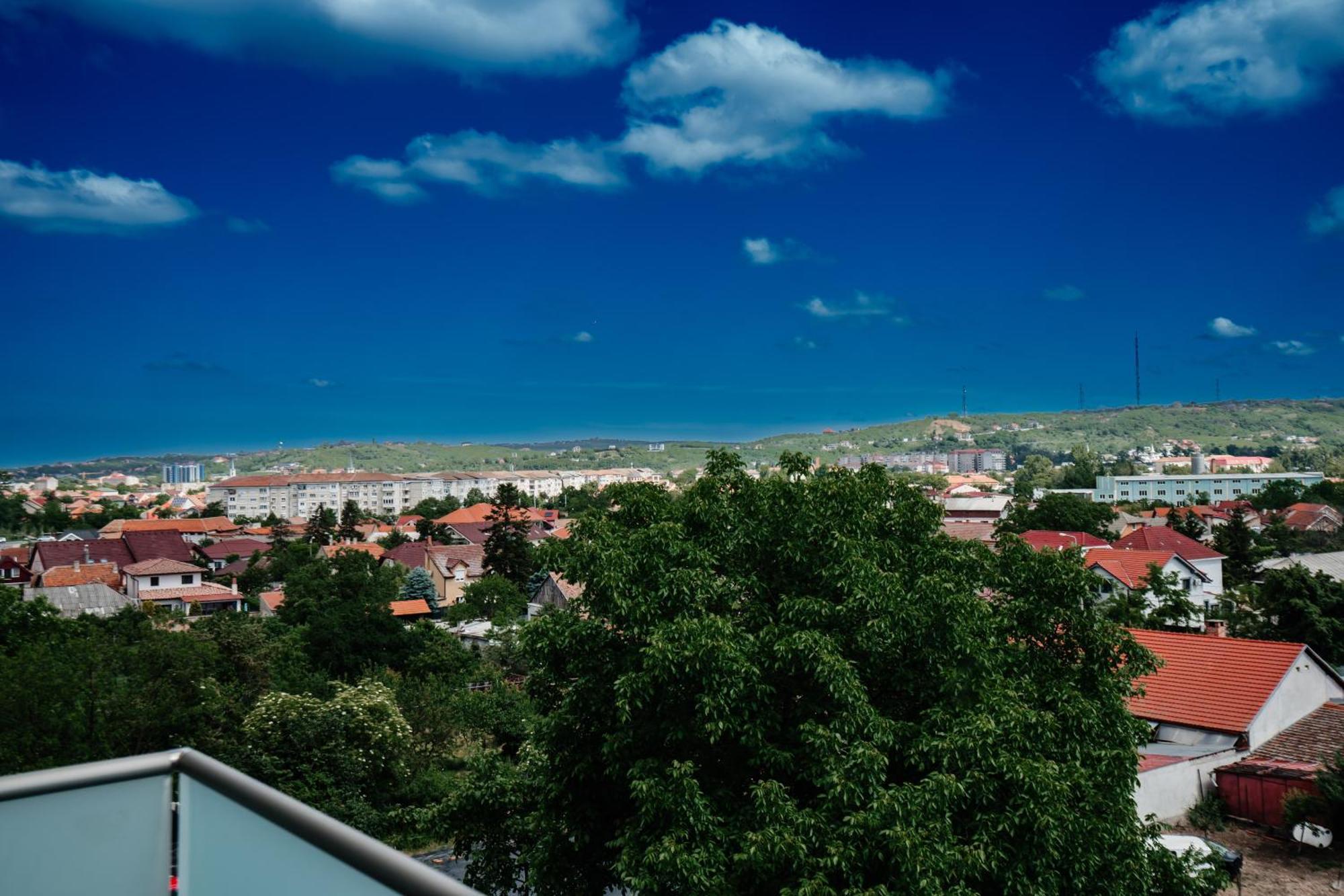 Sunrise View Apartment Орадя Екстер'єр фото